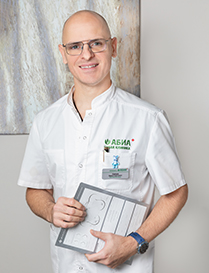 Павел Самцов - ведущий пластический хирург.