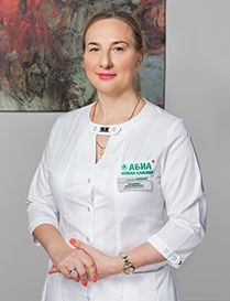 Оксана Ситникова - врач-дерматолог, косметолог, трихолог.