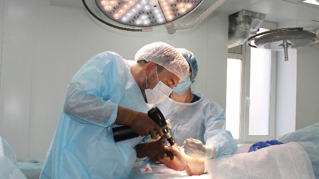 операция по хирургии стопы