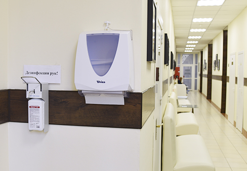 Дозаторы с дезинфицирующими средствами