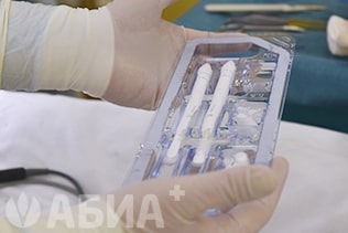 Двухкомпонентный фаллопротез в стерильной заводской упаковке