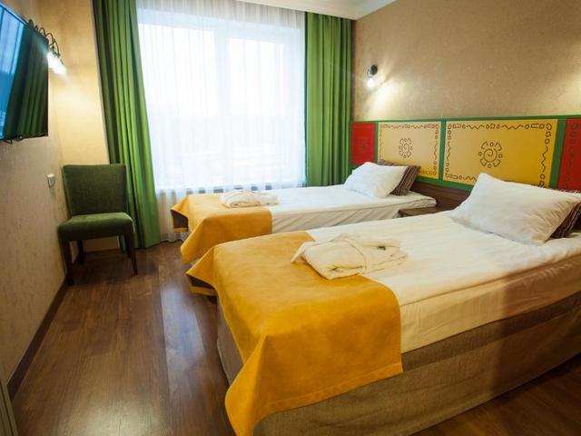 Отель Комендантская Дача